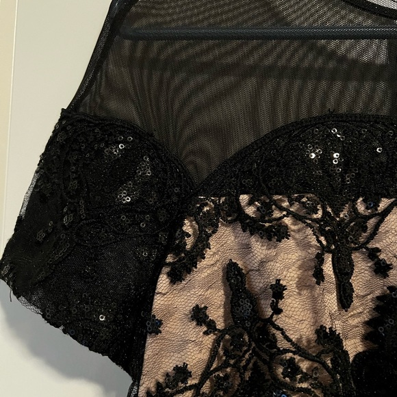 Sequined little black dress! - Picture 5 of 6